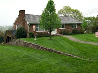 2201 Mayfield Dr, Roanoke, VA 24014