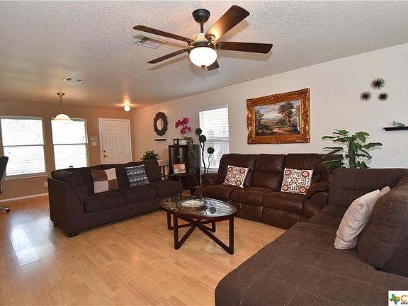 2nd image of 2818 Balfour Post