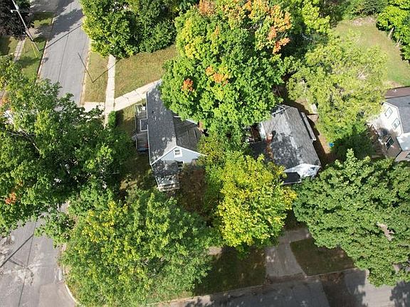 5th image of 602 Walnut St