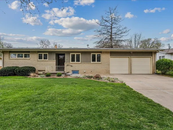 9823 W 9th St N, Wichita, KS 67212