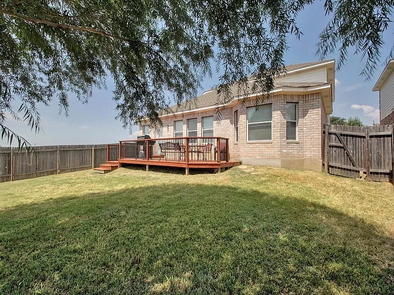 15104 Fernhill Dr — Photo 20
