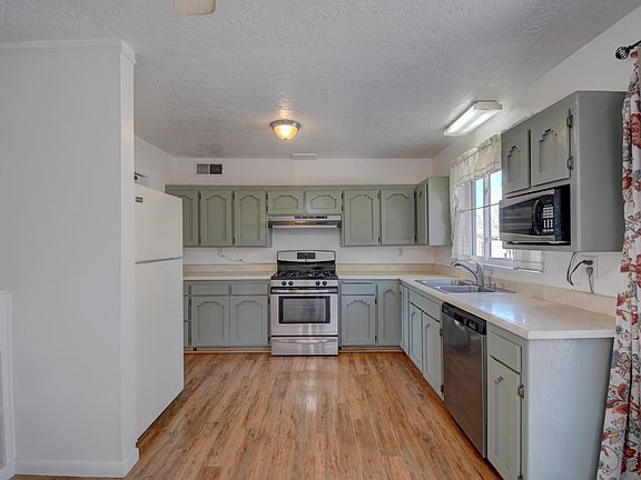 4th image of 3947 Donald Rd SW