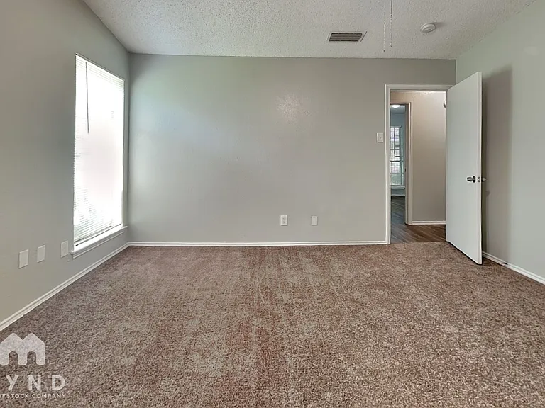 209 Los Santos Dr — Photo 13