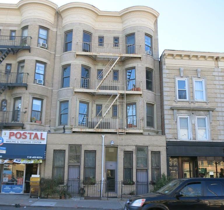 1st image of 786 Washington Ave #2