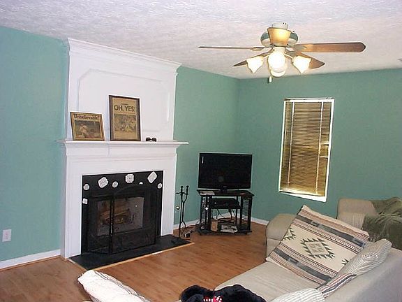 4th image of 4491 Thornwood Cres