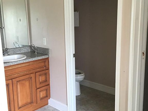4th image of 218 Miller St NE