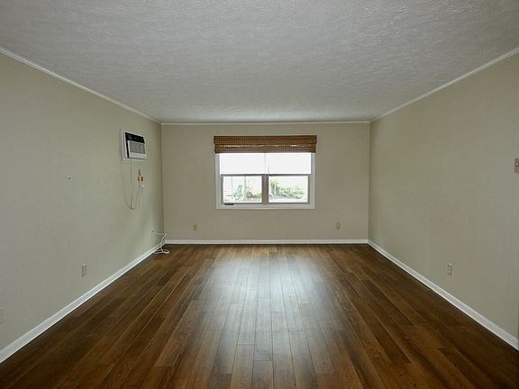 5th image of 105 S Main St #7