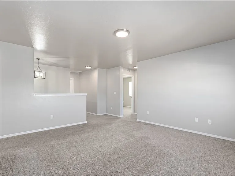 2044 Kodiak St — Photo 54