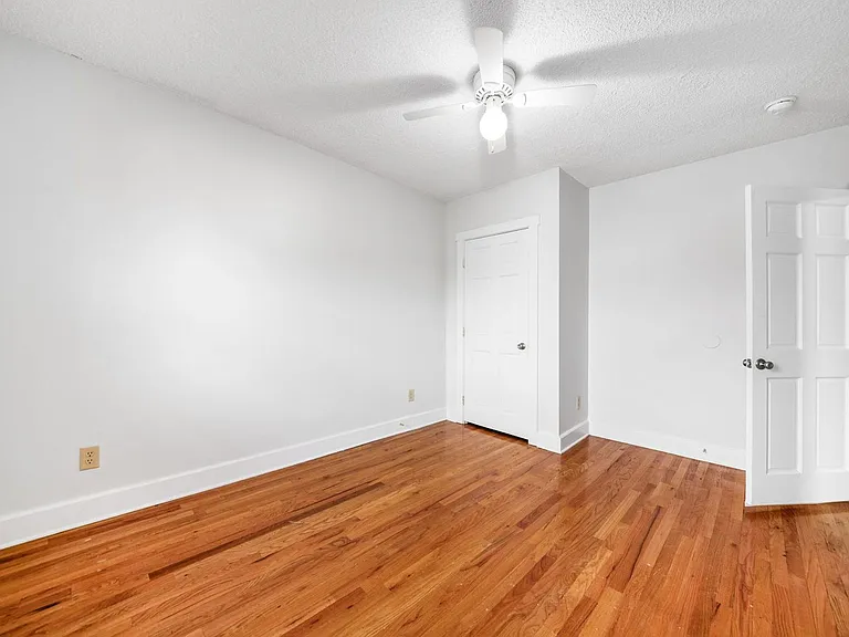 1378 1/2 Indianola Ave #2 — Photo 8
