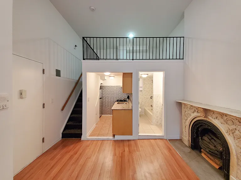 116 E 31st St #2F — Photo 3