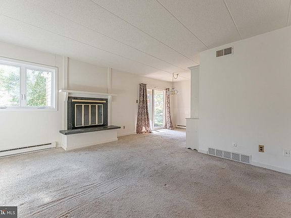 4th image of 64 Ashton Way