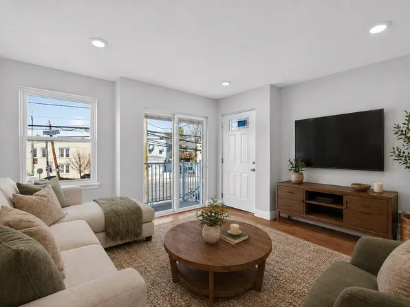 40 East 5th Street image 1 of 27
