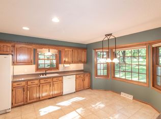 4111 Manor View Dr NW, Rochester, MN 55901