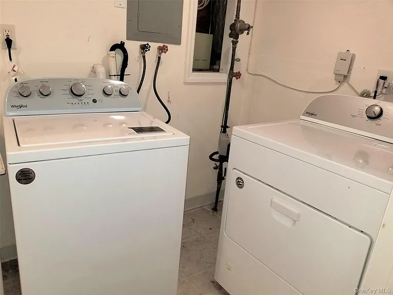 70 Hickory Rd #B — Photo 17