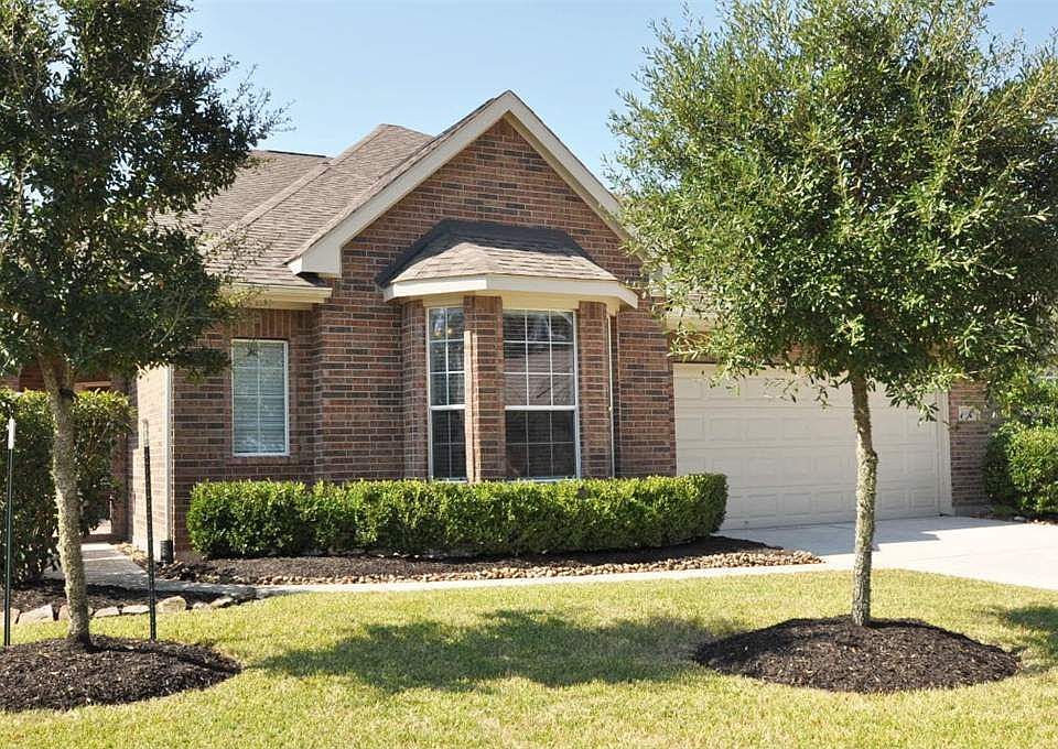 1st image of 26925 Crowns Cove Ln