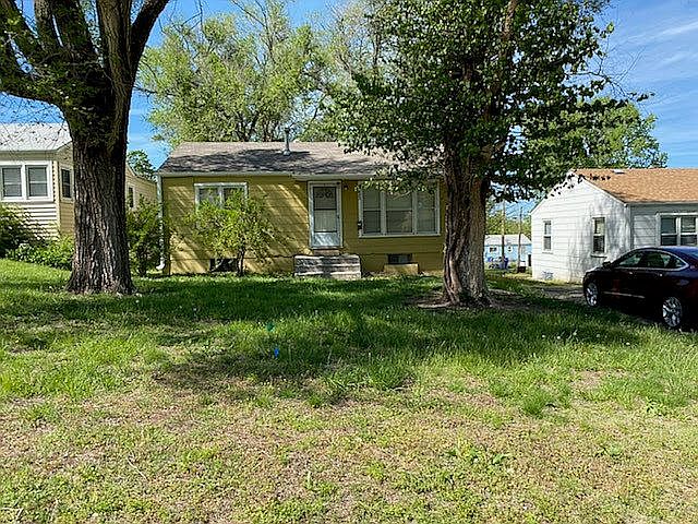 FSBO 2 BR 2 BA pic w/ new roof