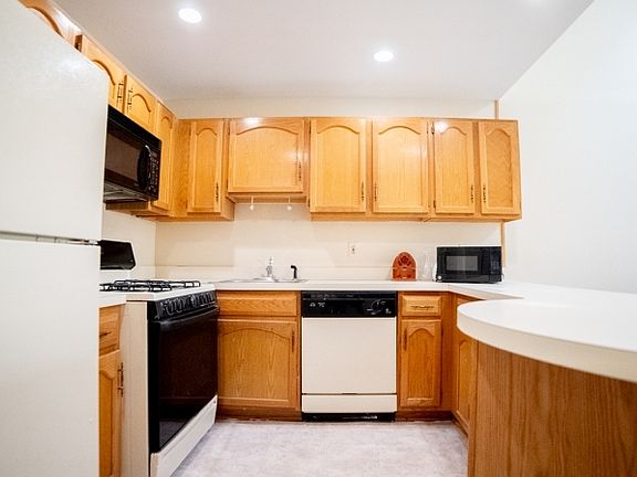 4th image of 343 Falcon Ridge Way
