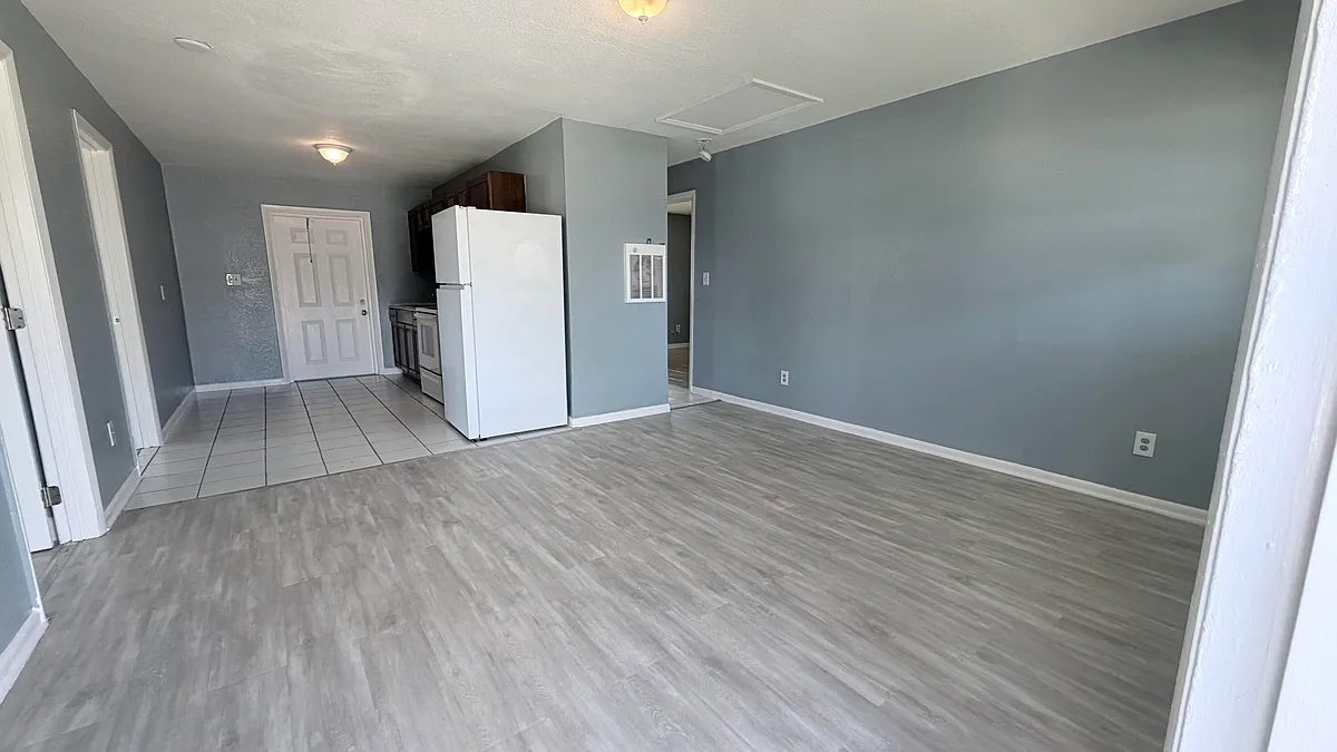 Building Photo - 1225 Avenue K