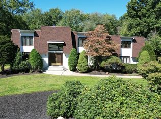 690 Orchard Ln, Franklin Lakes Boro, NJ 07417