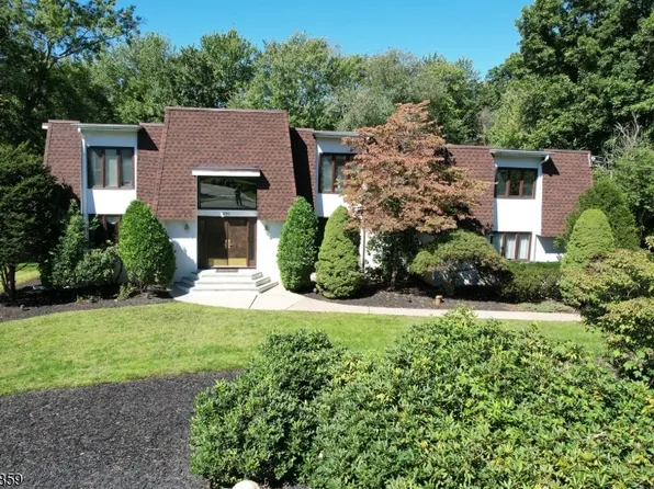 690 Orchard Ln, Franklin Lakes Boro, NJ 07417