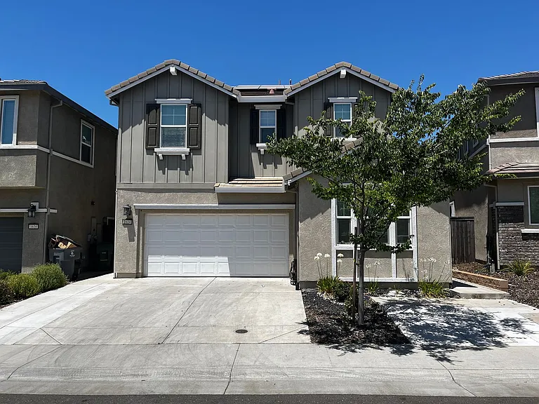 1614 Lion St — Photo 1