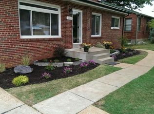 6243 Westway Pl, Saint Louis, MO 63109