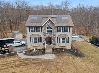38 Dakota Ct, Bloomingburg, NY 12721