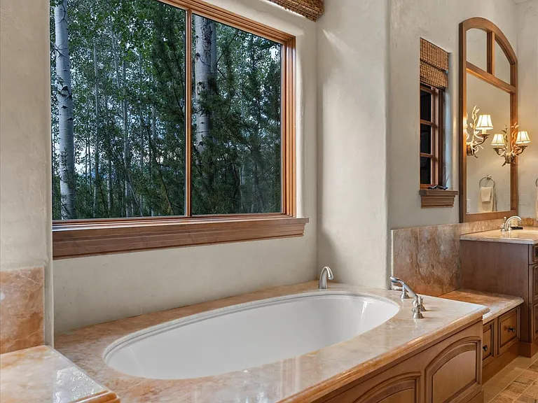 691 Pfister Dr — Photo 47