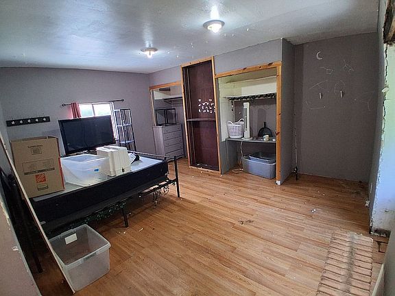 4th image of 2300 Spring Garden Ave