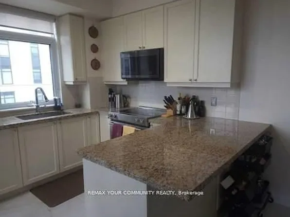 12 Woodstream Blvd #408, Vaughan, ON L4L 8C3