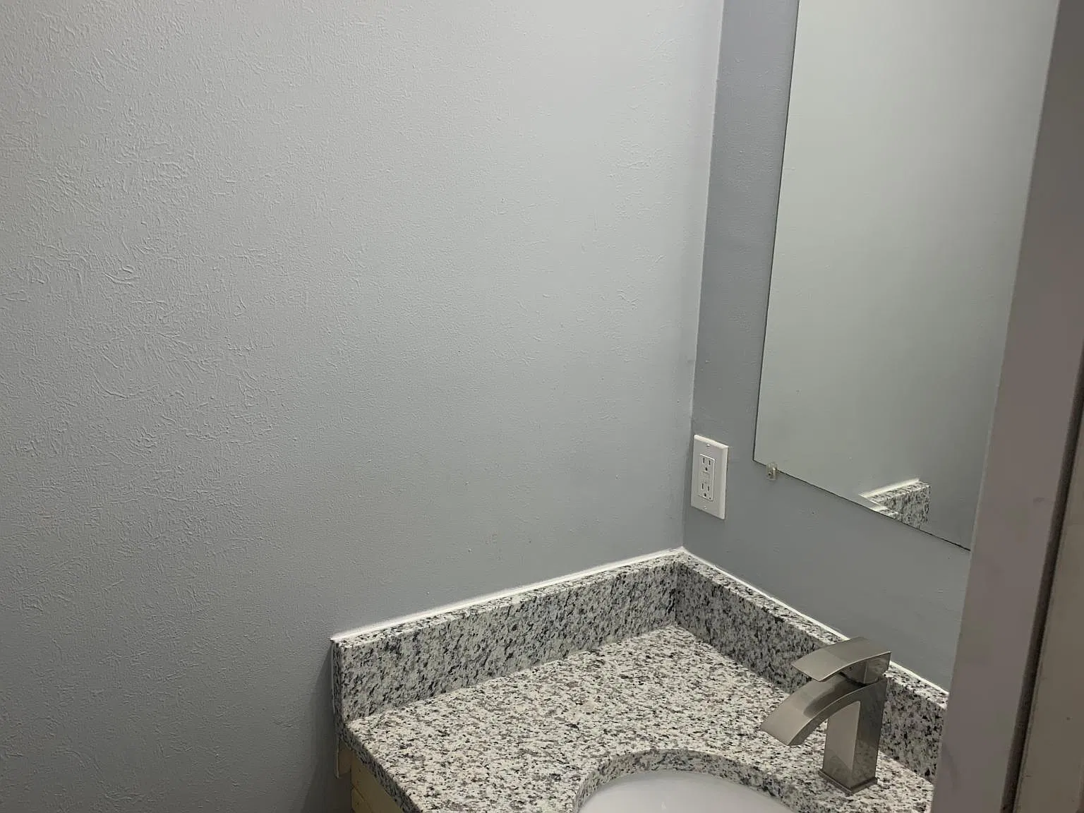 3 bed, 1.5 bath, 1800 sqft, $1,900 — Photo 4