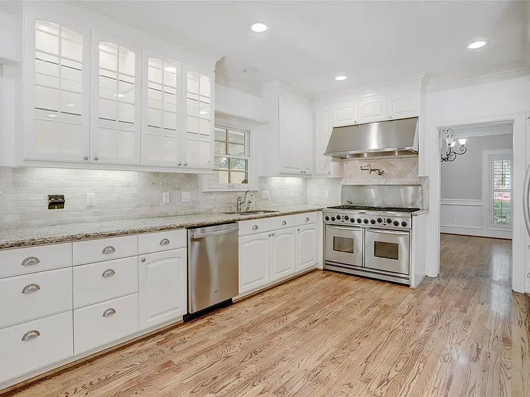 6341 Mercer St — Photo 5
