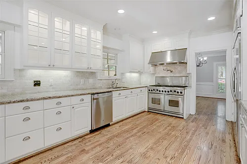 6341 Mercer St Photo 1