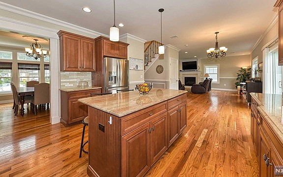 5th image of 263 Greve Dr