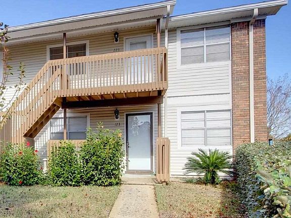2nd image of 1100 Shoreline Dr APT 223
