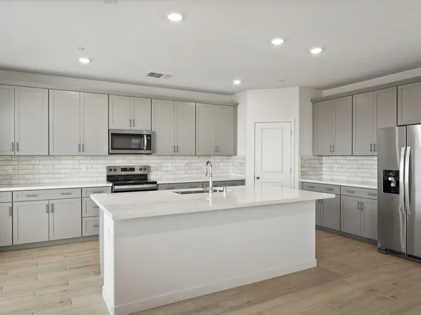 1424 Monkton Way, Sacramento, CA 95835