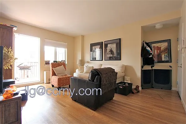 Rented by City Connections Realty | media 7