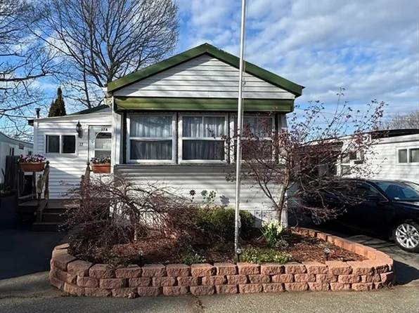 261 Newbury St #17A, Peabody, MA 01960