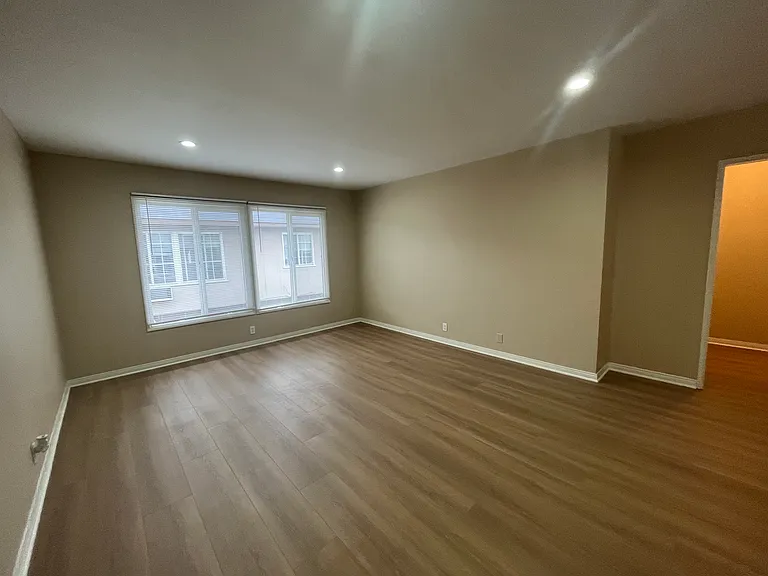 14149 Vanowen St #1 — Photo 3
