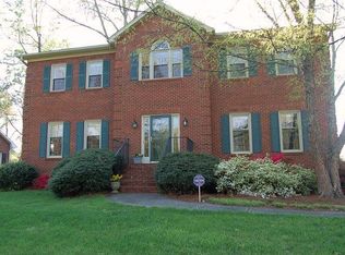 1828 Hunters Forest Dr, Winston Salem, NC 27103