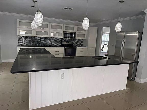 3rd image of 1231 Seneca Falls Dr #1231