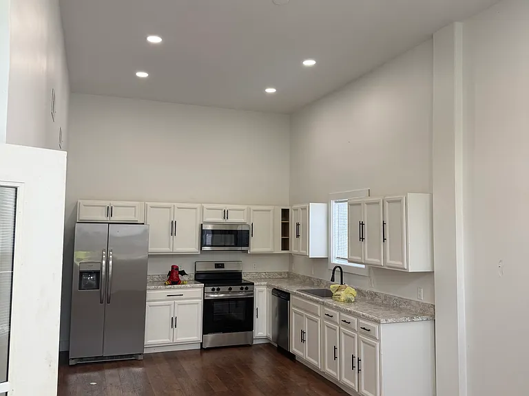 123 Oak St — Photo 1