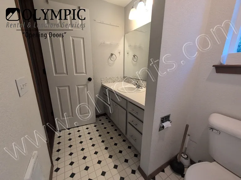 1500 lake park52_08032026