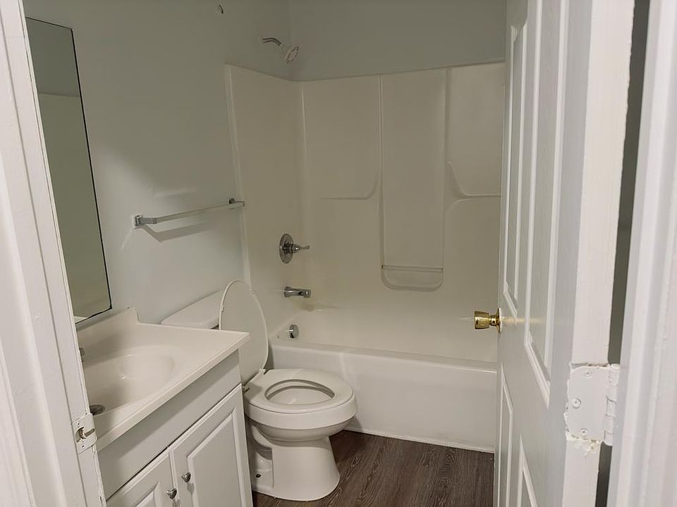 1st image of 517 Bell Place Dr