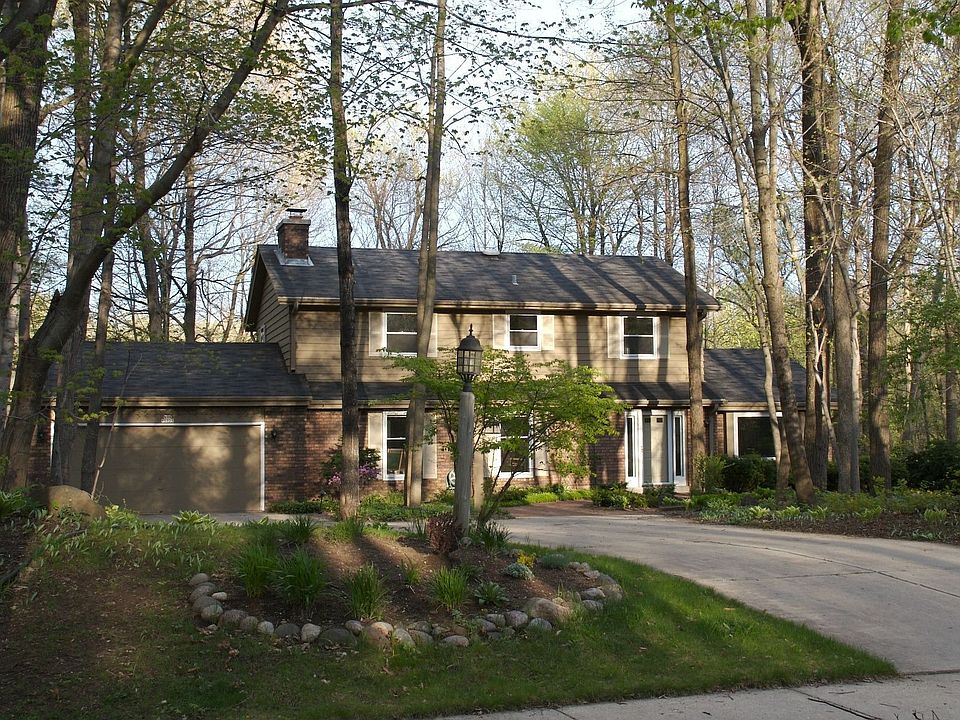 2nd image of N94W5725 Dorchester Dr