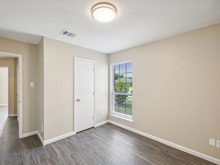 1001 Margaret Dr — Photo 19