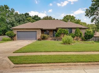 2534 S Overhill Ave, Springfield, MO 65807