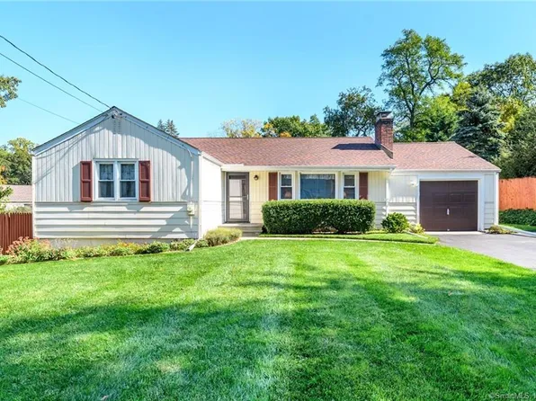 7 Powder Horn Road, Norwalk, CT 06850