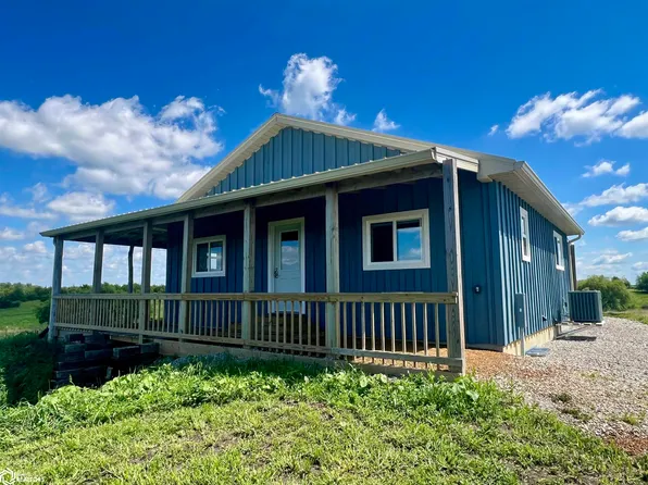1569 Jasmine Ave, Fairfield, IA 52556
