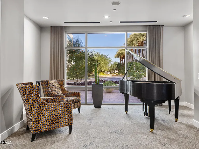 2211 E Camelback Rd #207 — Photo 40